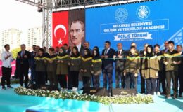 Bakan Tekin Konya’da eğitim ve spor tesisleri açılışları yaptı