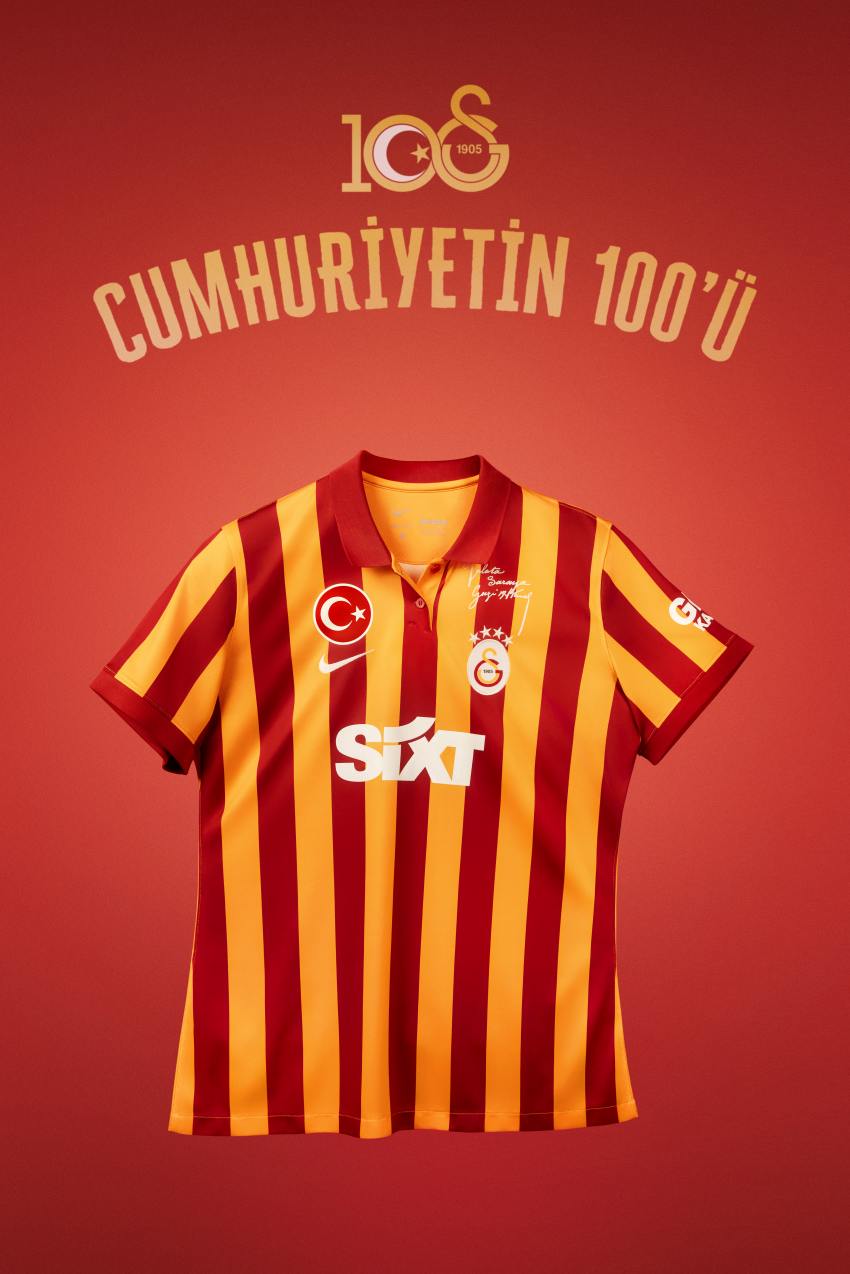 Galatasaray, Cumhuriyetin 100. Yılına Özel Yeni Formasını Tanıttı 1