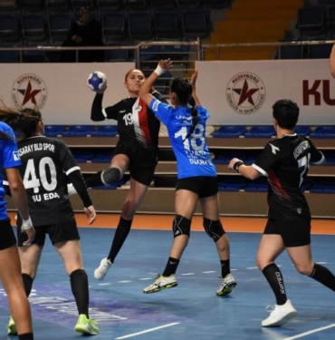 Hentbol Kadınlar Süper'de 7