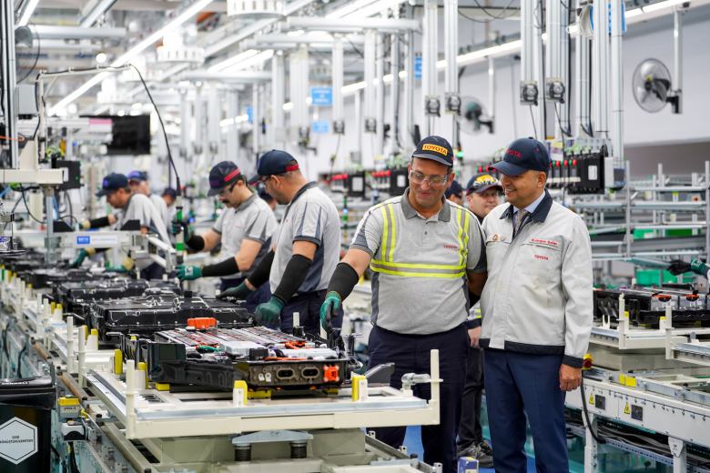 Yeni Toyota C-HR'nin üretimi Türkiye'de başladı 2