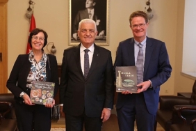 ab-turkiye-delegasyonu-baskanindan-baskan-gurune-ziyaret-ByFhzYWa.jpg