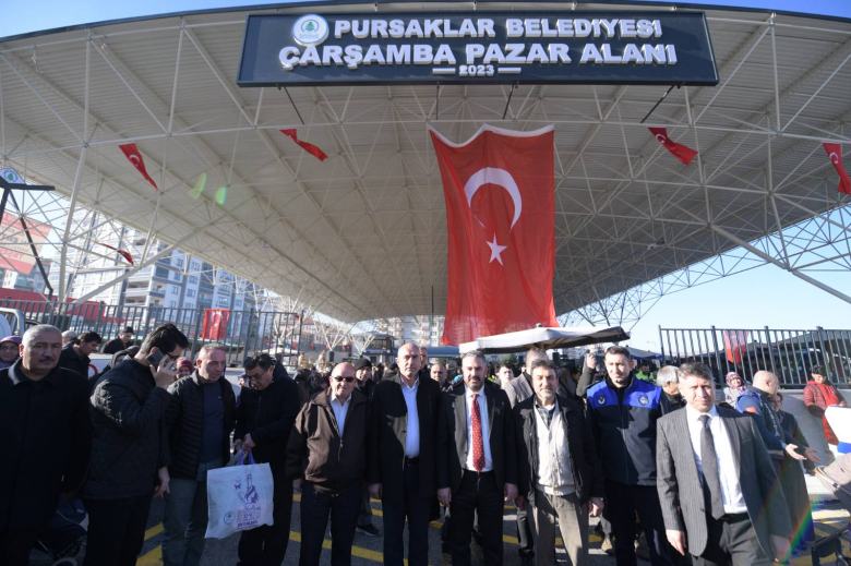Pursaklar’ın yeni kapalı pazar alanı vatandaşlardan tam not aldı