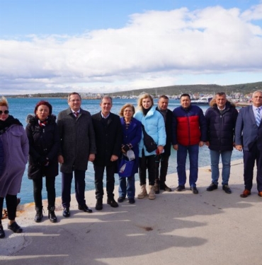 Balıkesir Ayvalık'ta mübadele anısına denize çelenk
