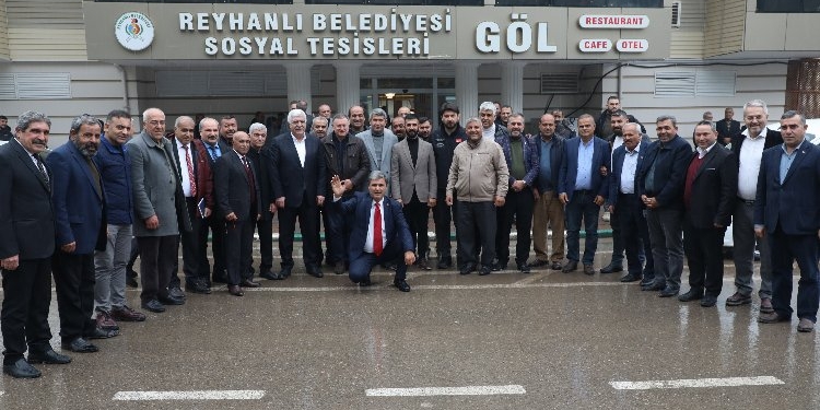 Hatay Reyhanlı'da muhtarlarla toplandı