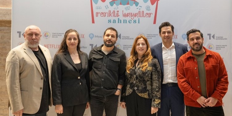 'Renkli Hayaller'in belgeseli, özel gösterimle seyirciyle buluştu