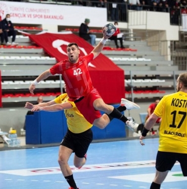 Milli sporcu Cemal Kütahya mezarı başında anılacak