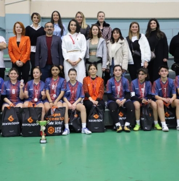Yıldırım MTAL Kız Futsal Takımı Bursa ikincisi