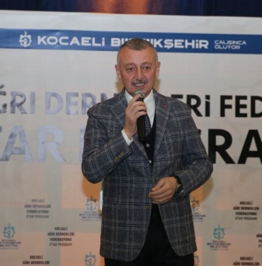 Başkan Büyükakın, Ağrı ve Trabzon il derneklerinin iftar programına katıldı