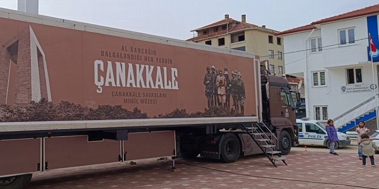 Bilecik Pazaryeri'nde 'Mobil Müze Tır'a yoğun ilgi