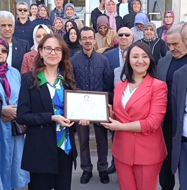 Bilecik Pazaryeri'nde Başkan Tekin mazbatasını aldı