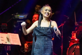 Yıldız Tilbe Türkiye'nin en eğlenceli kadın şarkıcısı