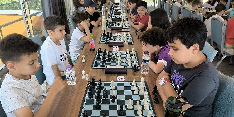 Antalya Muratpaşa'da satranç heyecanı