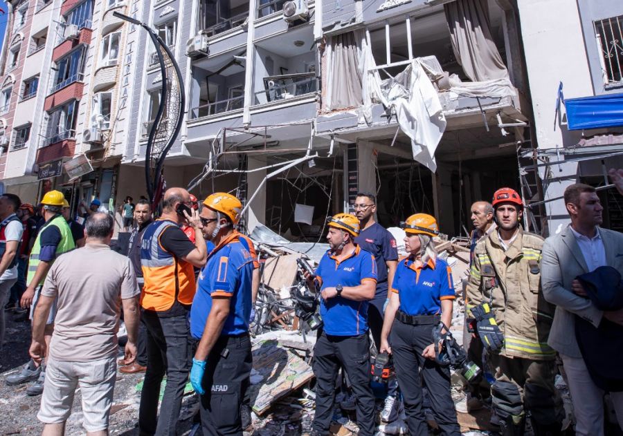 İzmir'de Patlama: 5 Ölü, 63 Yaralı 2