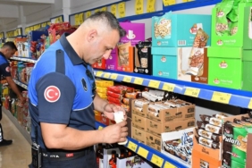 manisa-buyuksehir-belediyesi-zabita-ekipleri-zincir-marketleri-denetledi-T4h4BXN2.jpg