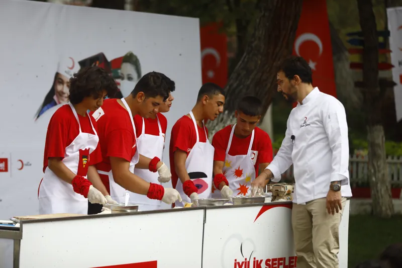 Kızılay’dan Depremzede Öğrencilere İyilik Şefleri Kampı 1