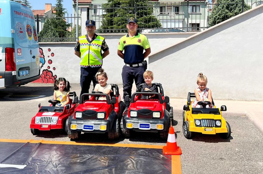 Yenimahalle'de Miniklere Trafik Eğitimi 1