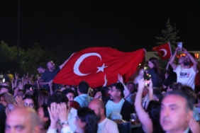 2024_07_02_Kultur_Ahlatlibel-Ataturk-Parki_Euro-2024_Turkiye-Avusturya-