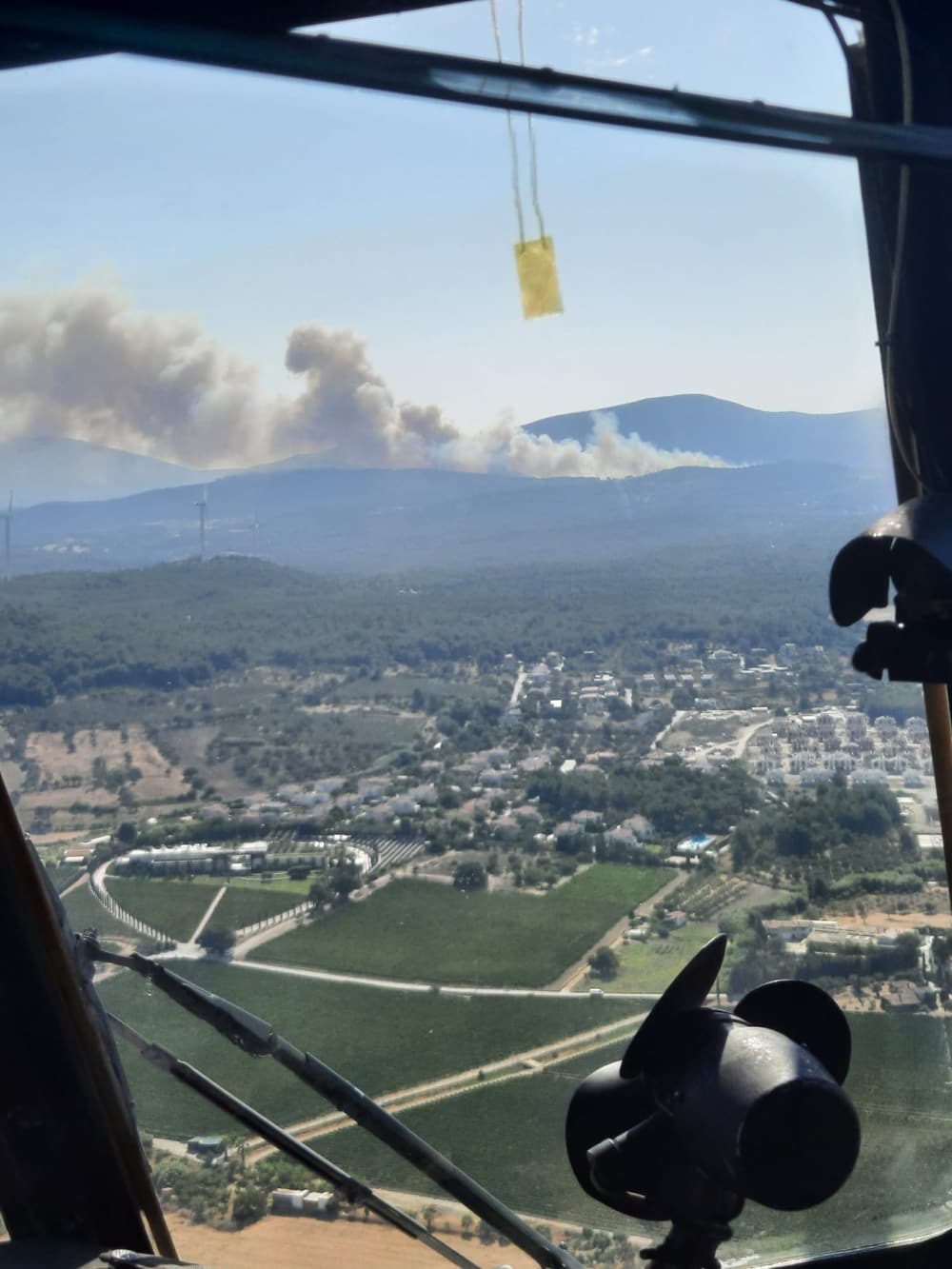 İzmir'de Yangınlarla Mücadele Devam Ediyor 1