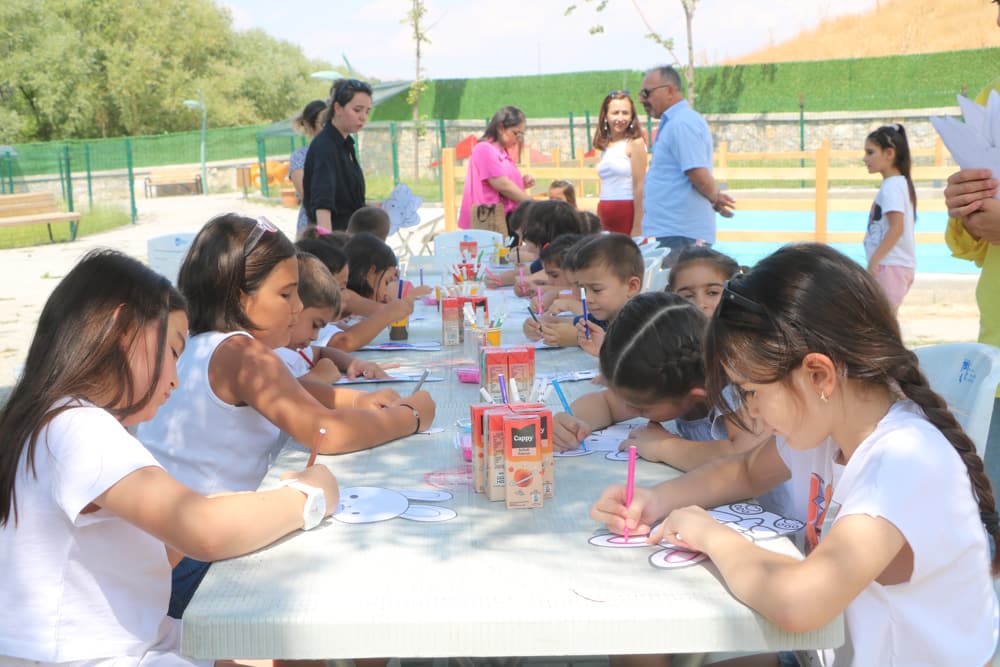 Renkli Köy Tavşan Bahçesinde Boyama Etkinliği 1