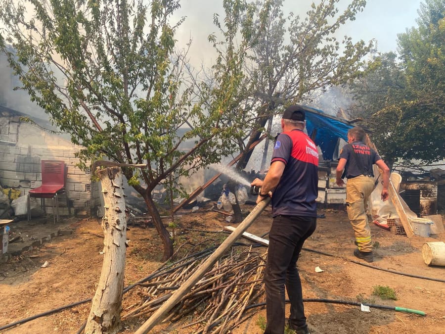 İzmir İtfaiyesi Yangınla Mücadelede Seferber Oldu 1