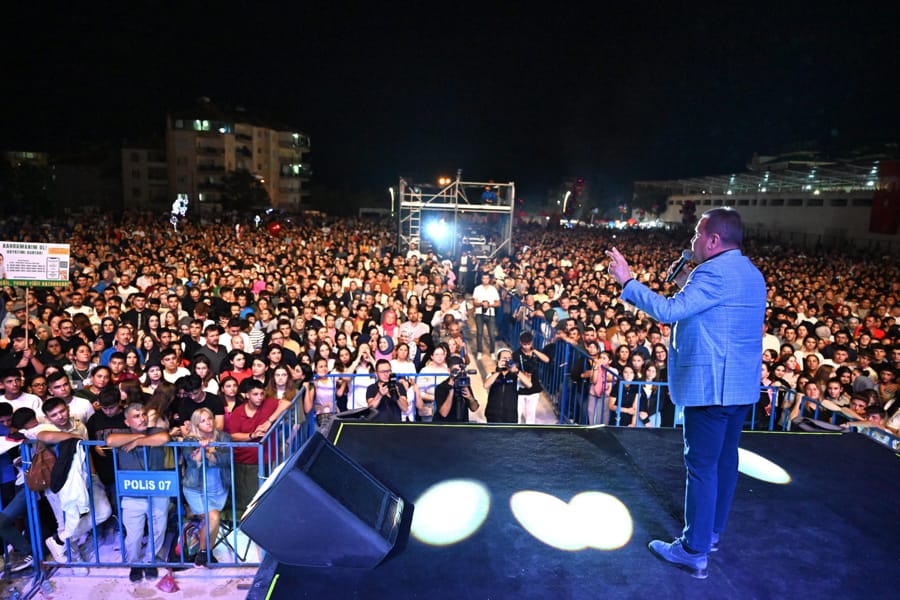 Antalya Haluk Levent Şarkılarıyla Coştu 2