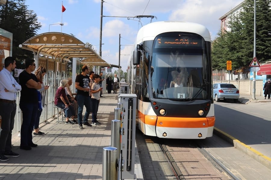 Eskişehir’de Kış Tarifesi Başlıyor: Tramvay ve Otobüs Saatleri Değişecek 1