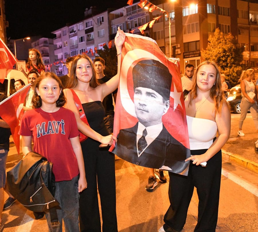 Balıkesir’in Kurtuluşunun 102. Yılı Coşkuyla Kutlandı 1