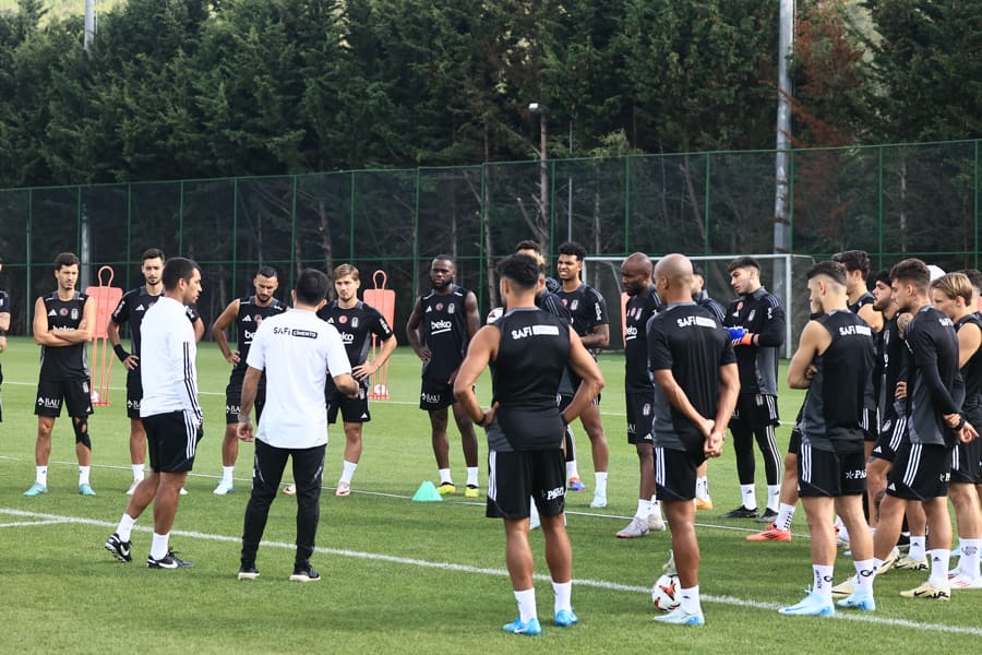 Beşiktaş, UEFA Avrupa Ligi'nde İlk Maçına Çıkıyor! Ajax Maçı Hazırlıkları Başladı 2