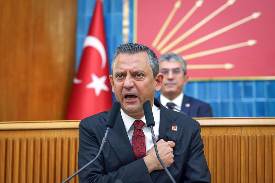 özgür özel