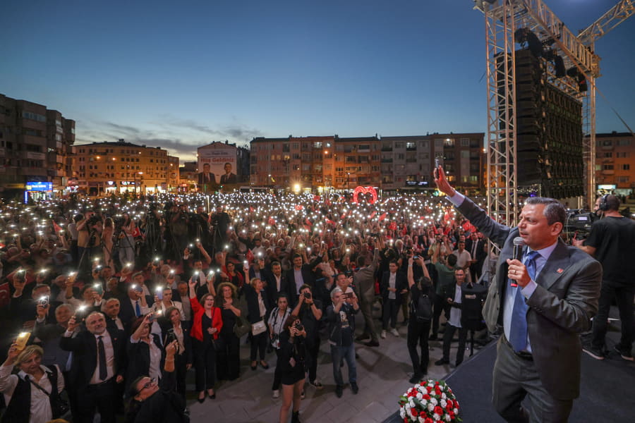 Özgür Özel: Durmaksızın Yürüyeceğiz Durmaksızın 2