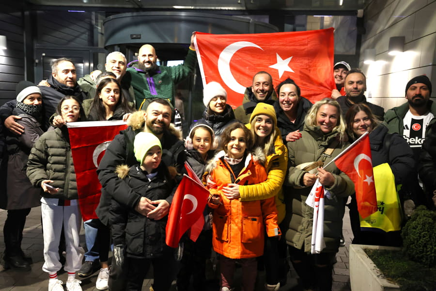 A Millî Takım, İzlanda'da! Millilerimize Yoğun İlgi 1