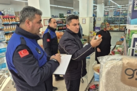 Raf ve kasa arasındaki fiyat farkı zabıtaya takıldı (1)