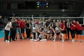 kadin_voleybol_takimindan_3_0lik_galibiyet_kecioren.bel.tr_18620