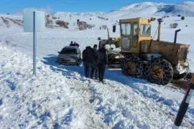 kayseri-buyuksehir-tarlaya-ucan-araci-kurtardi-26
