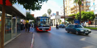 Trafikte otobüslere özel şerit uygulaması1