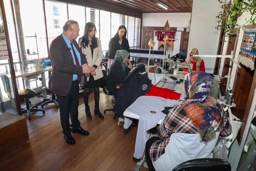 Uşak Belediyesi’nden Örnek Uygulama: Üniformalar Artık Kendi Dikimevinde Üretilecek 1 Uşak Belediyesi’nden Örnek Uygulama: Üniformalar Artık Kendi Dikimevinde Üretilecek 1