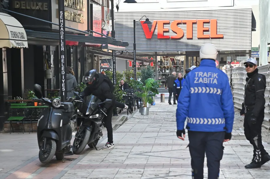 Manisa’da Kaldırımlardaki Motosiklet İşgaline Denetim 1