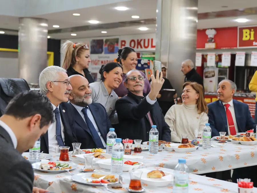 Başkan Beşikcioğlu Esnafla Kahvaltıda Buluştu 1 Başkan Beşikcioğlu Esnafla Kahvaltıda Buluştu 1