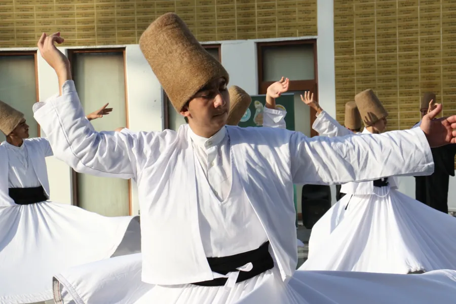 Manisa Büyükşehir Belediyesi, Ramazan Coşkusunu Cumhuriyet Meydanı’na Taşıyor 1 Manisa Büyükşehir Belediyesi, Ramazan Coşkusunu Cumhuriyet Meydanı’na Taşıyor 1