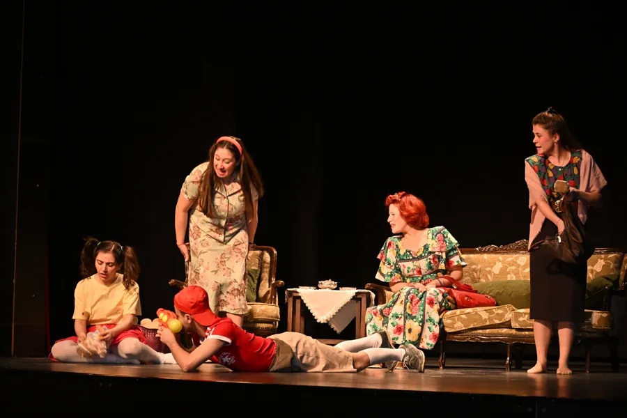 Manisa Şehir Tiyatrosu’nda "Evcilik Oyunu" Seyirciden Tam Not Aldı 1