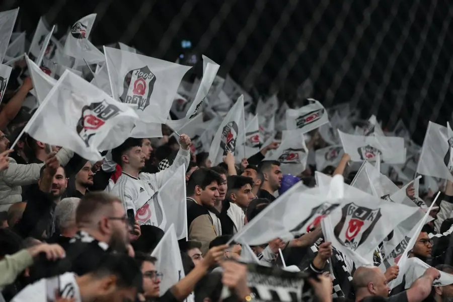 Beşiktaşlı Futbolcular Galatasaray Galibiyetini Değerlendirdi 2 Beşiktaşlı Futbolcular Galatasaray Galibiyetini Değerlendirdi 2