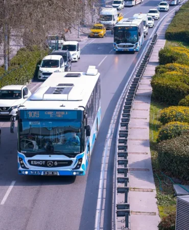 İzmir’de 30 Ağustos’ta Toplu Ulaşım Yüzde 50 İndirimli Olacak 4 izmir ulaşım