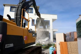 bodrum_belediyesi_bodrum’da_kaçak_yapiya_tahliye_ve_yikim (10)