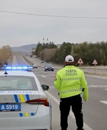 Bayram Tatilinde 67 Bin 842 Personel Trafikte Görev Yapacak! İşte Alınan Önlemler 8 trafik polisi