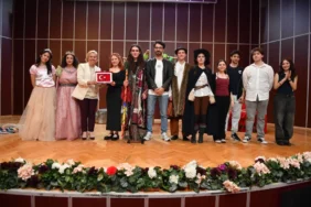 ALTINDAGLI-COCUKLARA-CIZMELI-KEDI-TIYATROSU-1-