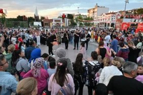 Manisa’da baharın gelişi Hıdırellez şenliği ile kutlandı (1)