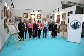 ALTINDAGLI-KADINLARIN-ESERLERI-ISLAM-SANATLARI-FUARI-NDA-1-