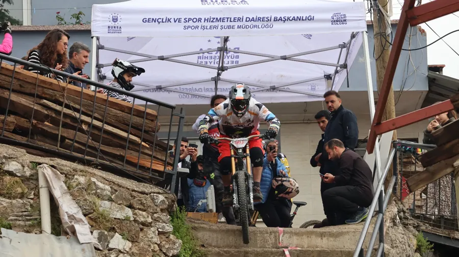 Bursa’nın Tarihi Sokaklarında Nefes Kesen Yarış 1