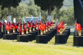 Başkan Zeyrek Soma’da maden şehitleri anma törenine katıldı (9)