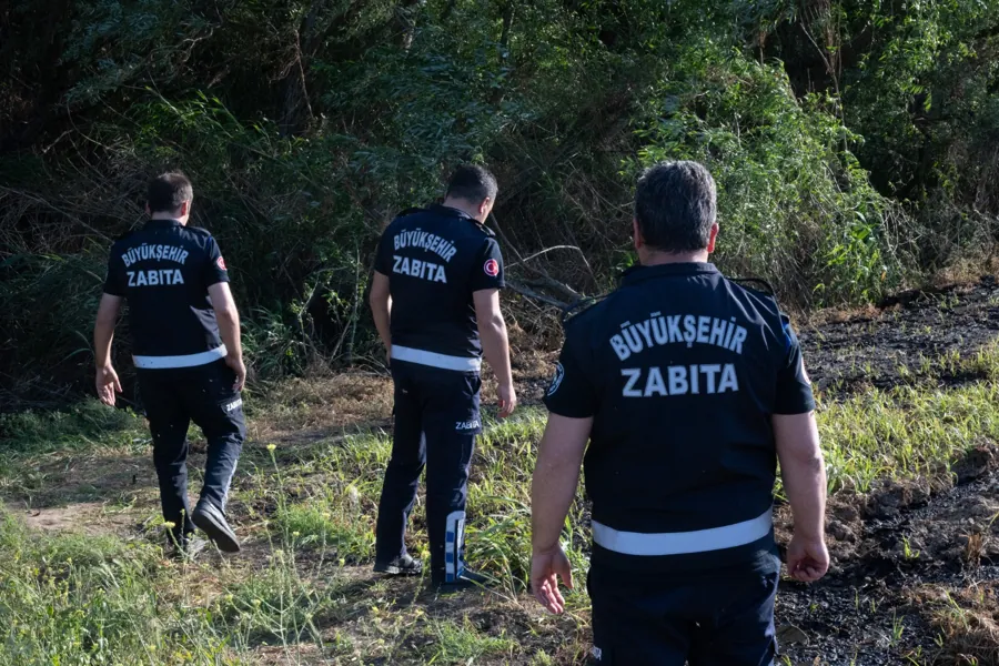 Gediz’e Zehir Akıtan Firmaya Suçüstü 1 Gediz’e Zehir Akıtan Firmaya Suçüstü 1